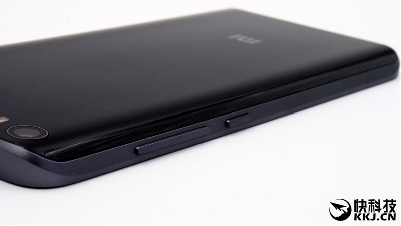 1999买骁龙820 小米5真机拆解 值！