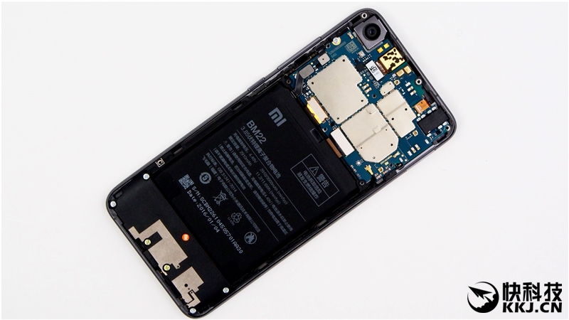 1999买骁龙820 小米5真机拆解 值！