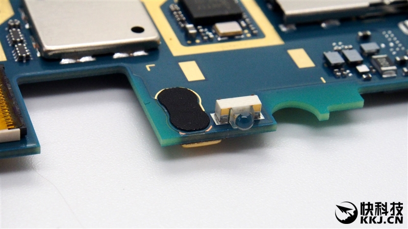 1999买骁龙820 小米5真机拆解 值！