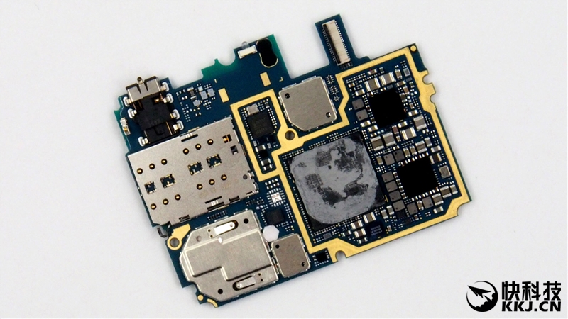 1999买骁龙820 小米5真机拆解 值！