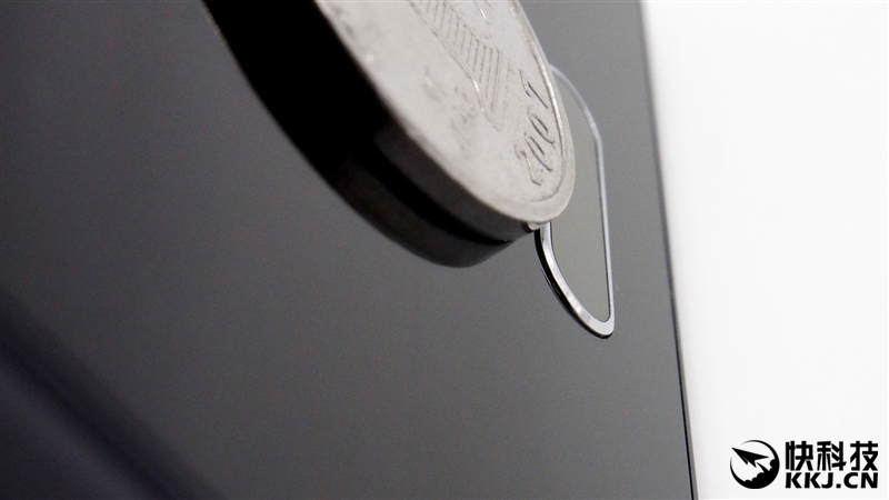 1999买骁龙820 小米5真机拆解 值！