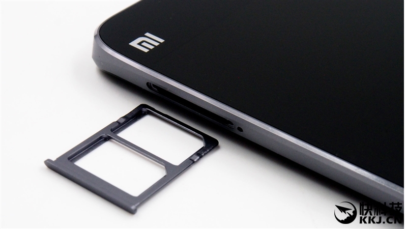 1999买骁龙820 小米5真机拆解 值！