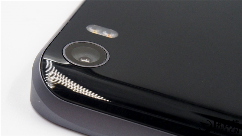 1999买骁龙820 小米5真机拆解 值！