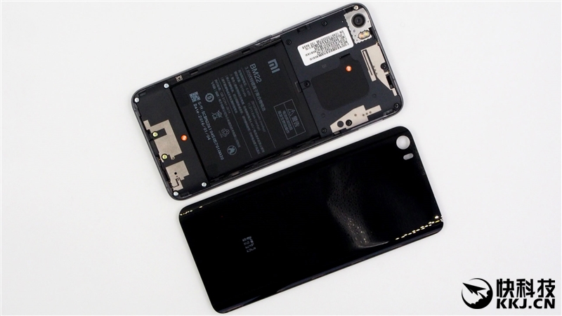 1999买骁龙820 小米5真机拆解 值！