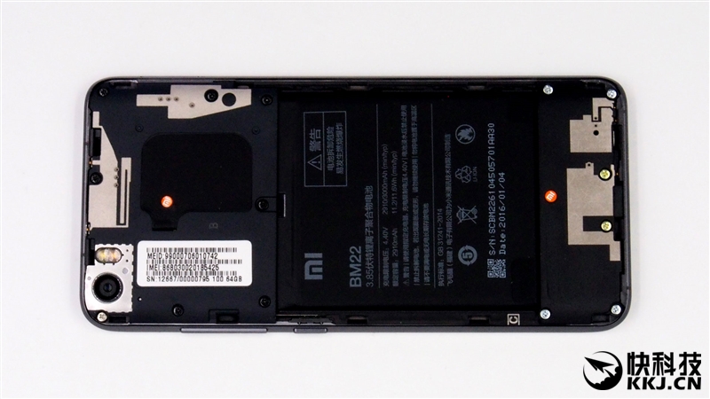 1999买骁龙820 小米5真机拆解 值！
