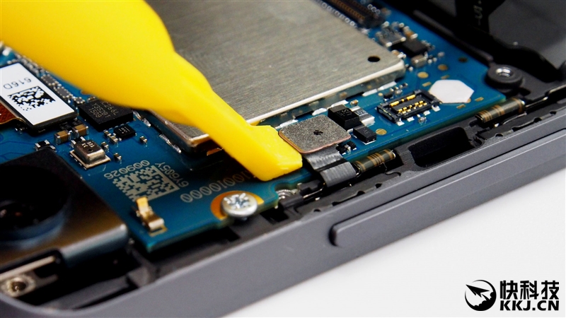 1999买骁龙820 小米5真机拆解 值！