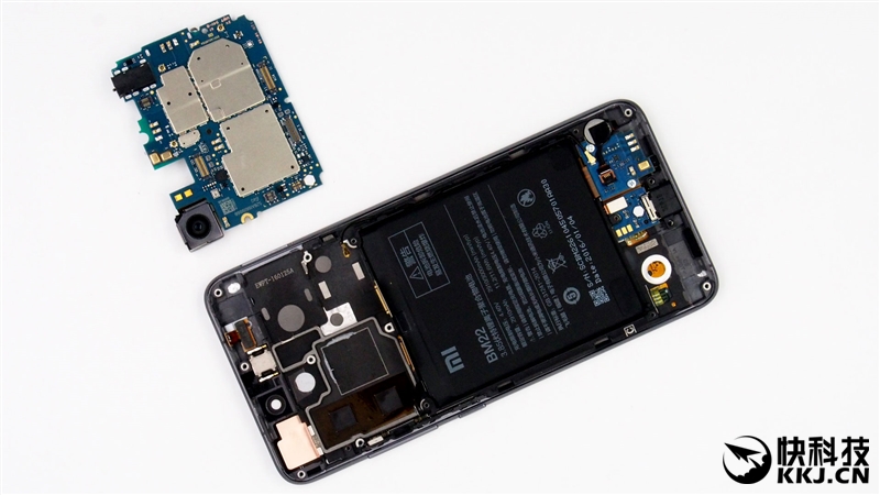 1999买骁龙820 小米5真机拆解 值！