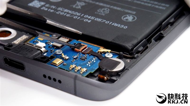 1999买骁龙820 小米5真机拆解 值！