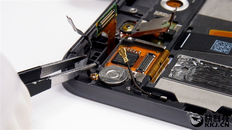 1999买骁龙820 小米5真机拆解 值！