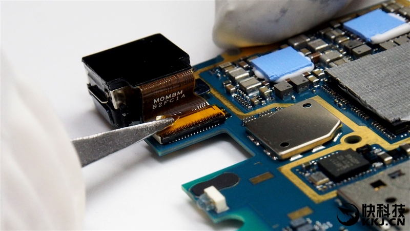 1999买骁龙820 小米5真机拆解 值！