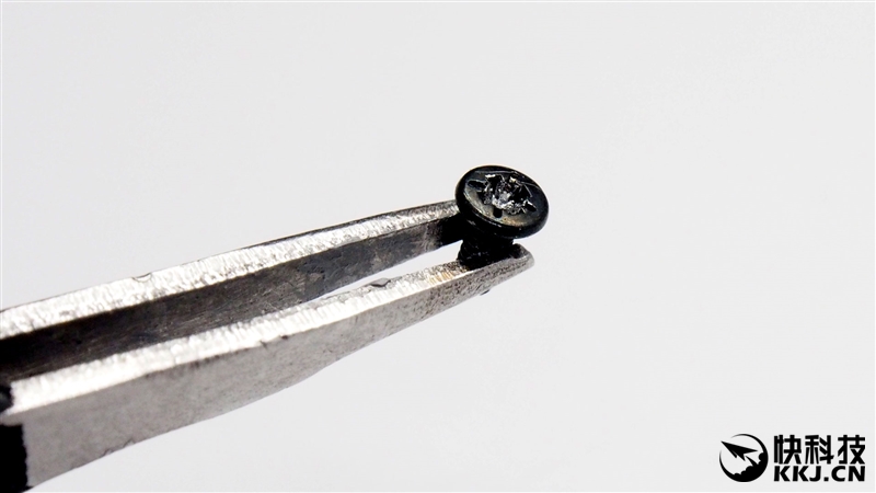 1999买骁龙820 小米5真机拆解 值！