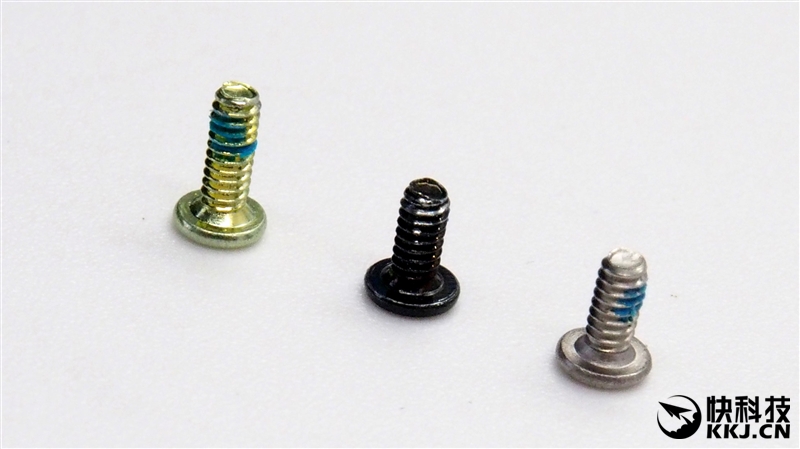 1999买骁龙820 小米5真机拆解 值！