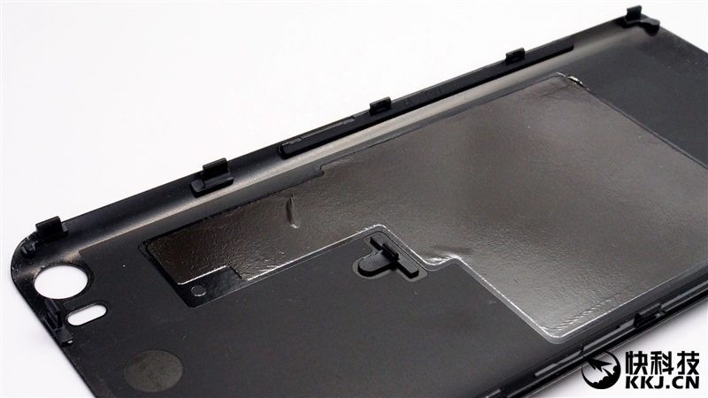 1999买骁龙820 小米5真机拆解 值！