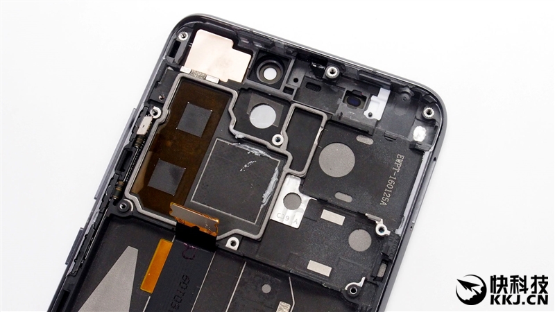 1999买骁龙820 小米5真机拆解 值！