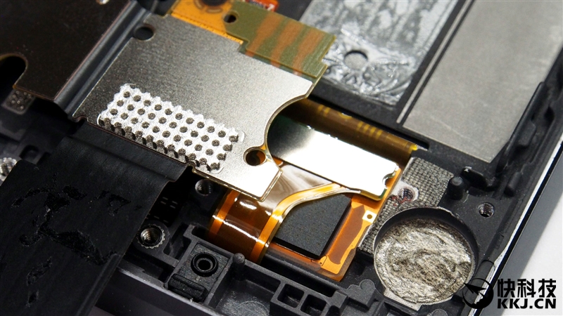 1999买骁龙820 小米5真机拆解 值！