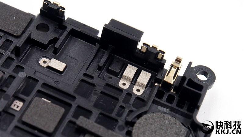 1999买骁龙820 小米5真机拆解 值！