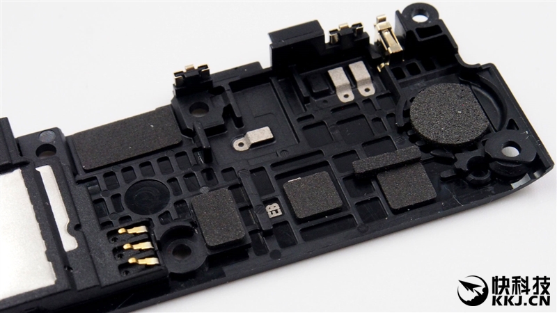 1999买骁龙820 小米5真机拆解 值！