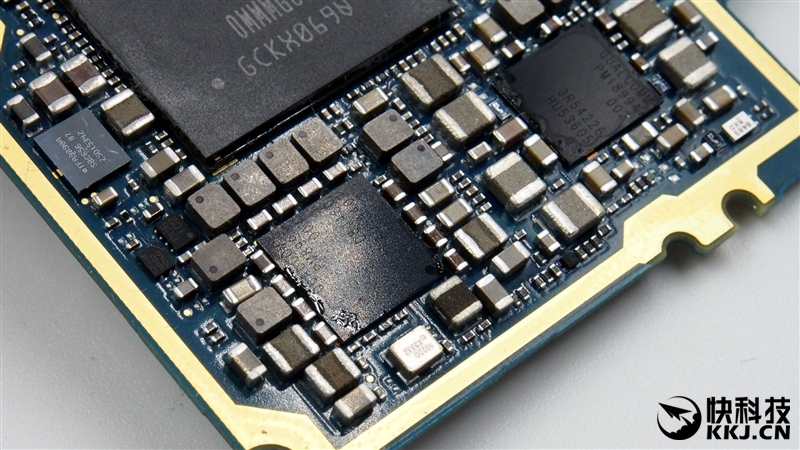 1999买骁龙820 小米5真机拆解 值！