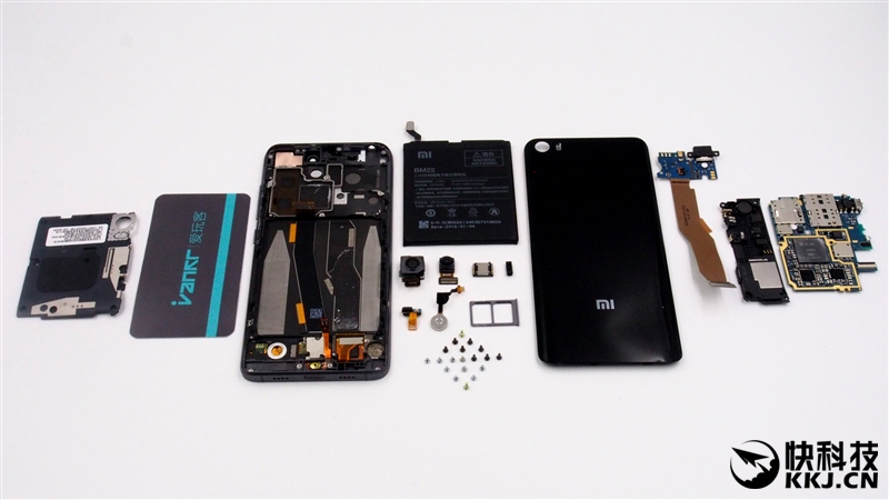 1999买骁龙820 小米5真机拆解 值！