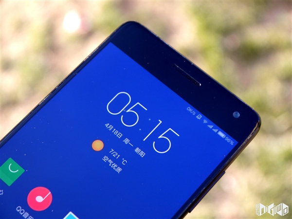 最窄黑边+真3D玻璃：联想ZUK Z2 Pro真机高清图赏