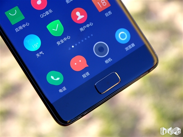 最窄黑边+真3D玻璃：联想ZUK Z2 Pro真机高清图赏