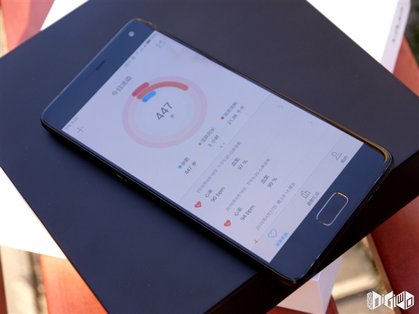 最窄黑边+真3D玻璃：联想ZUK Z2 Pro真机高清图赏