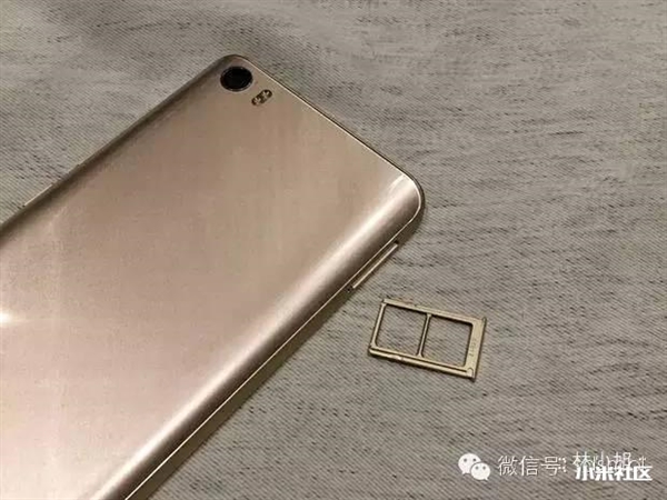 看 这就是小米5金色版！漂亮吗？