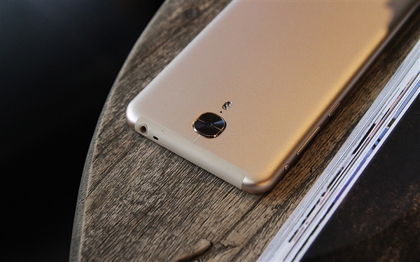 格力手机2代图赏：3300元骁龙820全能旗舰