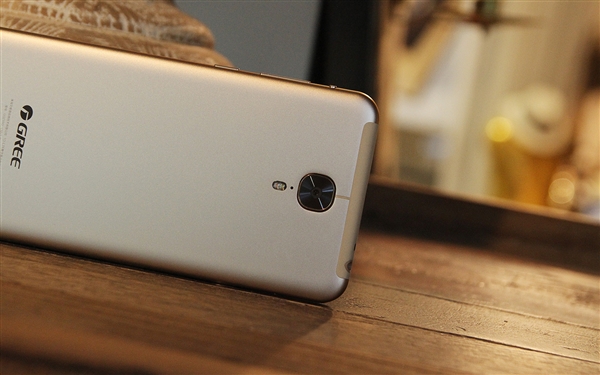 格力手机2代图赏：3300元骁龙820全能旗舰