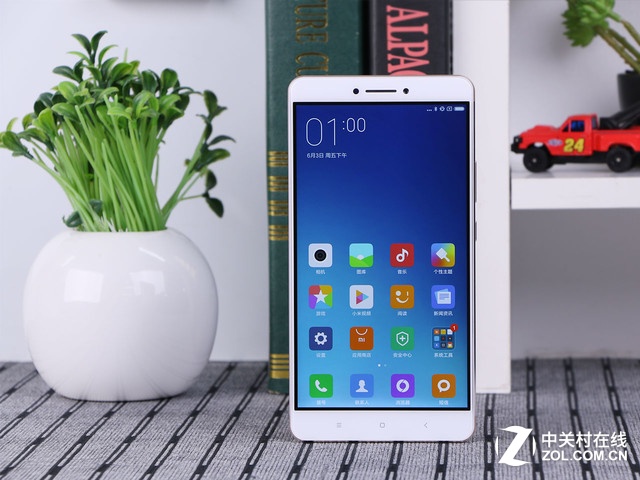 大屏+长续航 欧战观赛持久才是王道 