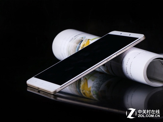 大屏+长续航 欧战观赛持久才是王道 