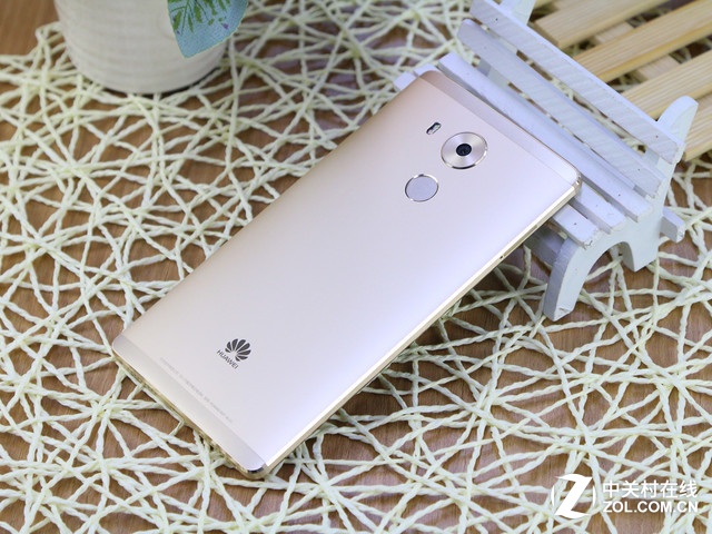 大屏+长续航 欧战观赛持久才是王道 