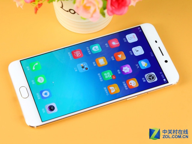 大屏+长续航 欧战观赛持久才是王道 