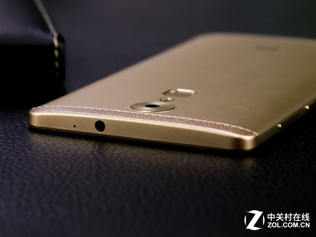 大屏+长续航 欧战观赛持久才是王道 