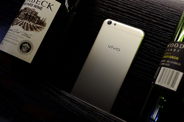 OPPO R9大降价！迎战vivo X7