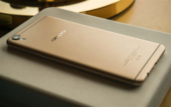 OPPO R9大降价！迎战vivo X7