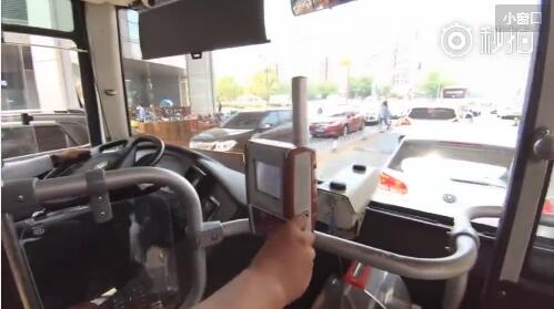 视频：用小米5的NFC功能买套套