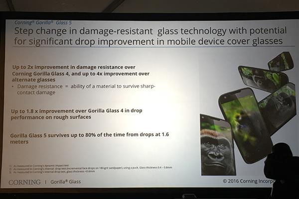 康宁第五代大猩猩玻璃详解：再也不用贴膜了