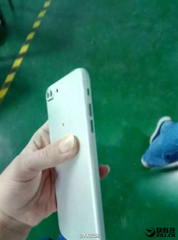 iPhone 7 Plus半成品车间实拍：外观已成定局