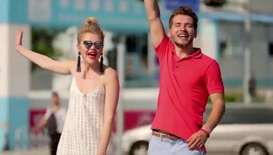 深圳200元组装一部手机：国外美女主持惊呆了