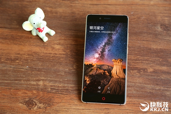nubia Z11黑金版真机图赏：无边框拍照旗舰！