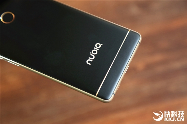 nubia Z11黑金版真机图赏：无边框拍照旗舰！