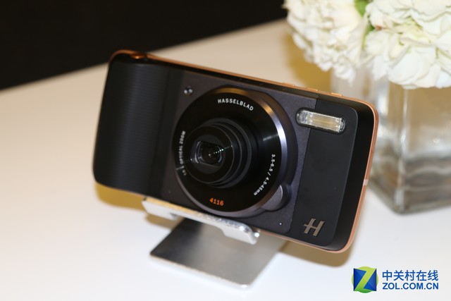 模块化的5.2毫米刀锋 新旗舰Moto Z上手 