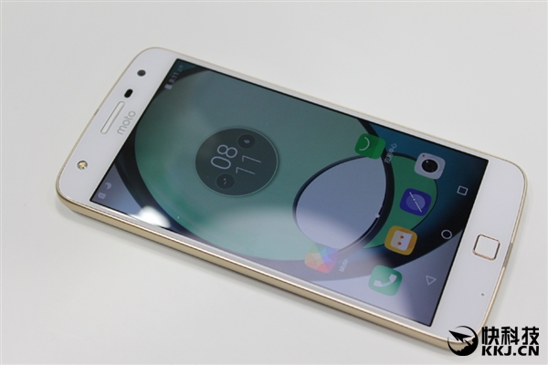 联想重回巅峰之作！Moto ZZ Play现场图：定义模块化手机