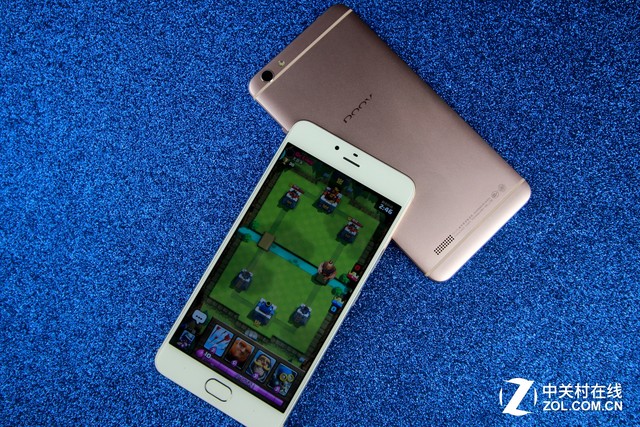 大才能玩的爽 4G内存朵唯A8性能评测 