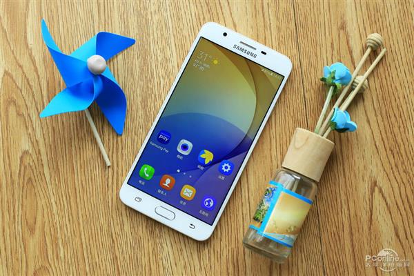 三星Galaxy On7 (2016)图赏：金属机身、摄像头0凸