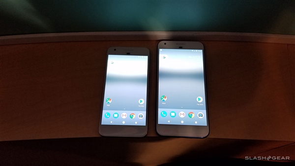 谷歌Pixel/XL真机图赏：这背部太...
