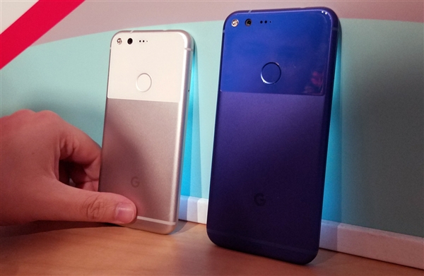 谷歌Pixel/XL真机图赏：这背部太...