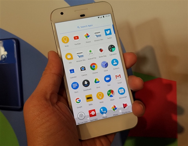 谷歌Pixel/XL真机图赏：这背部太...