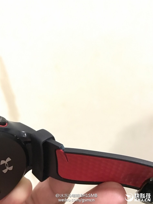 HTC神秘智能手表现身：圆形工业设计领先Moto 360